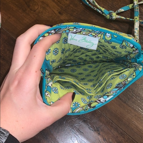 Vera Bradley Croas Body Bag - Picture 7 of 7